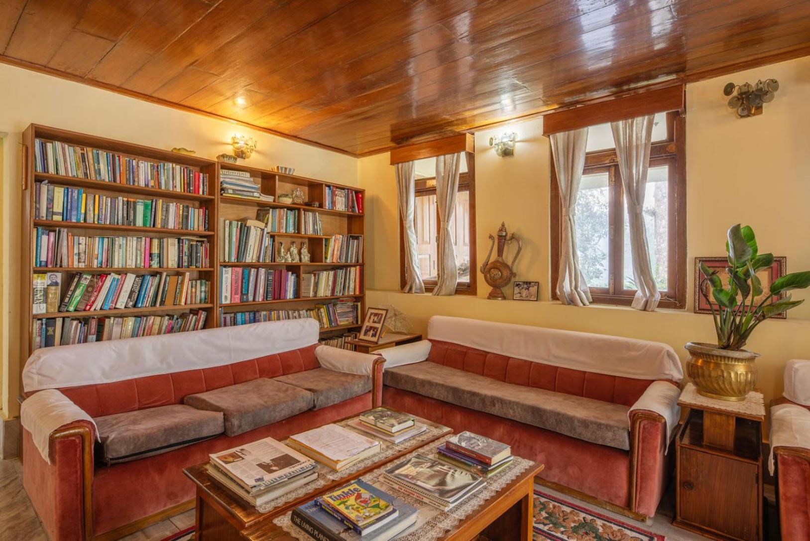 La Ipsing Farm By Stayvista - 3 Bhk Villa With Balcony, Mountain View, Indoor Games, And Pet Friendly Samdong Esterno foto