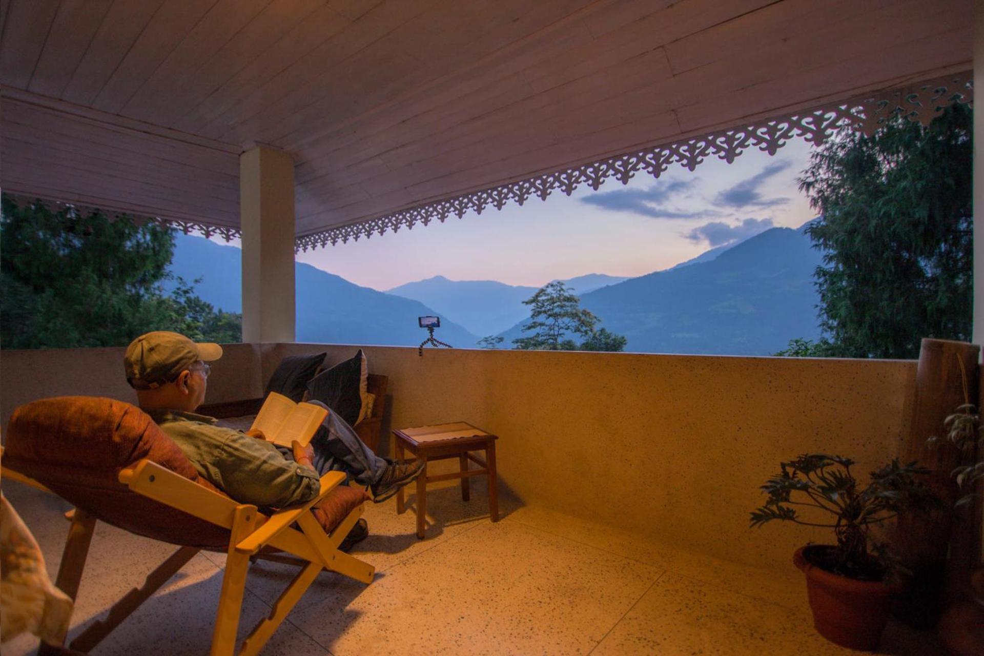 La Ipsing Farm By Stayvista - 3 Bhk Villa With Balcony, Mountain View, Indoor Games, And Pet Friendly Samdong Esterno foto