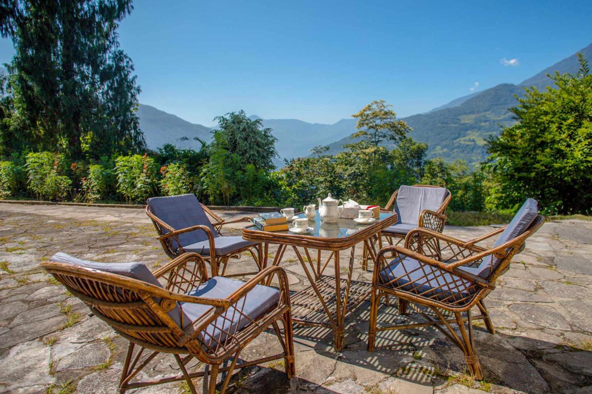 La Ipsing Farm By Stayvista - 3 Bhk Villa With Balcony, Mountain View, Indoor Games, And Pet Friendly Samdong Esterno foto
