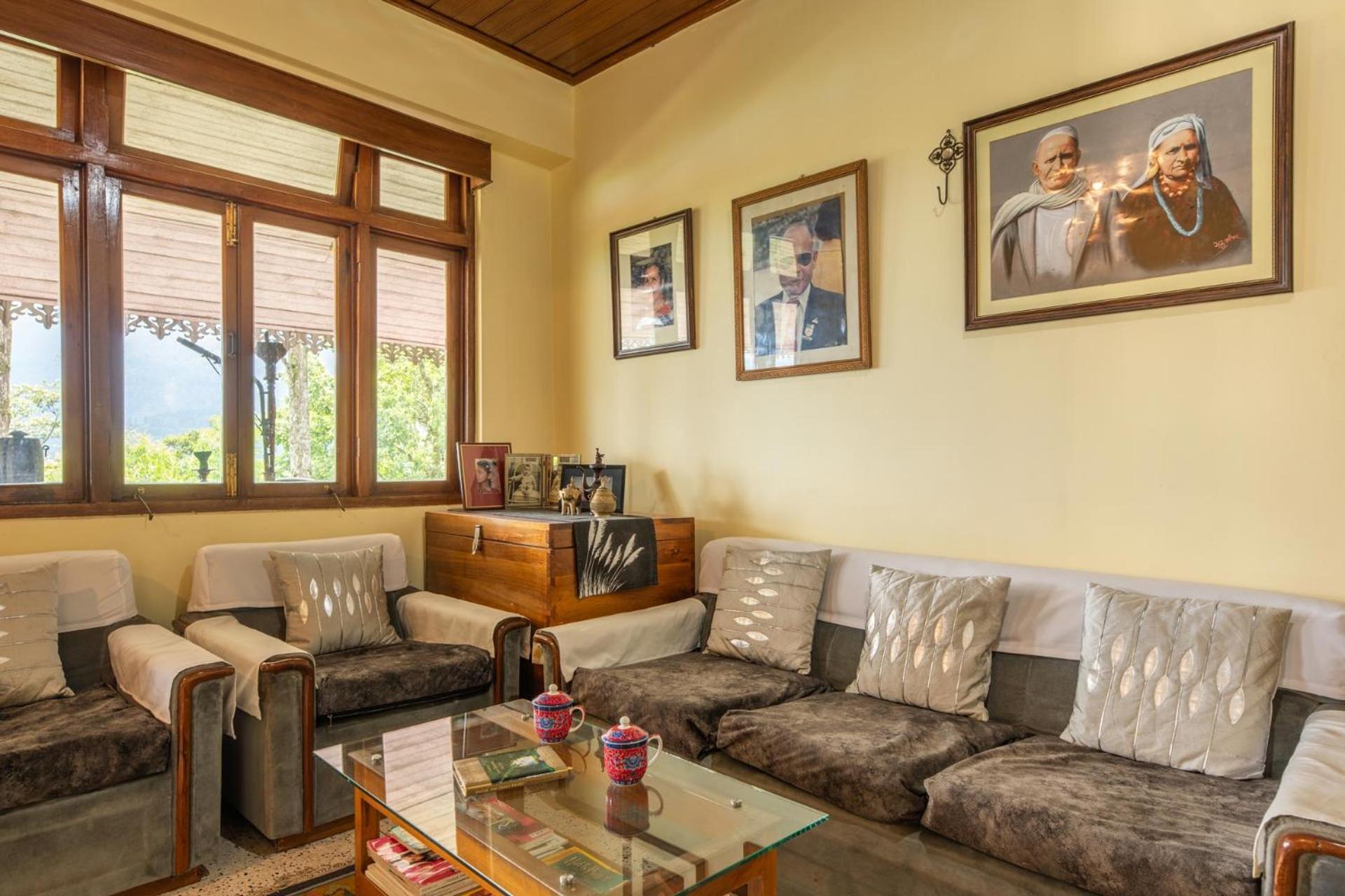 La Ipsing Farm By Stayvista - 3 Bhk Villa With Balcony, Mountain View, Indoor Games, And Pet Friendly Samdong Esterno foto