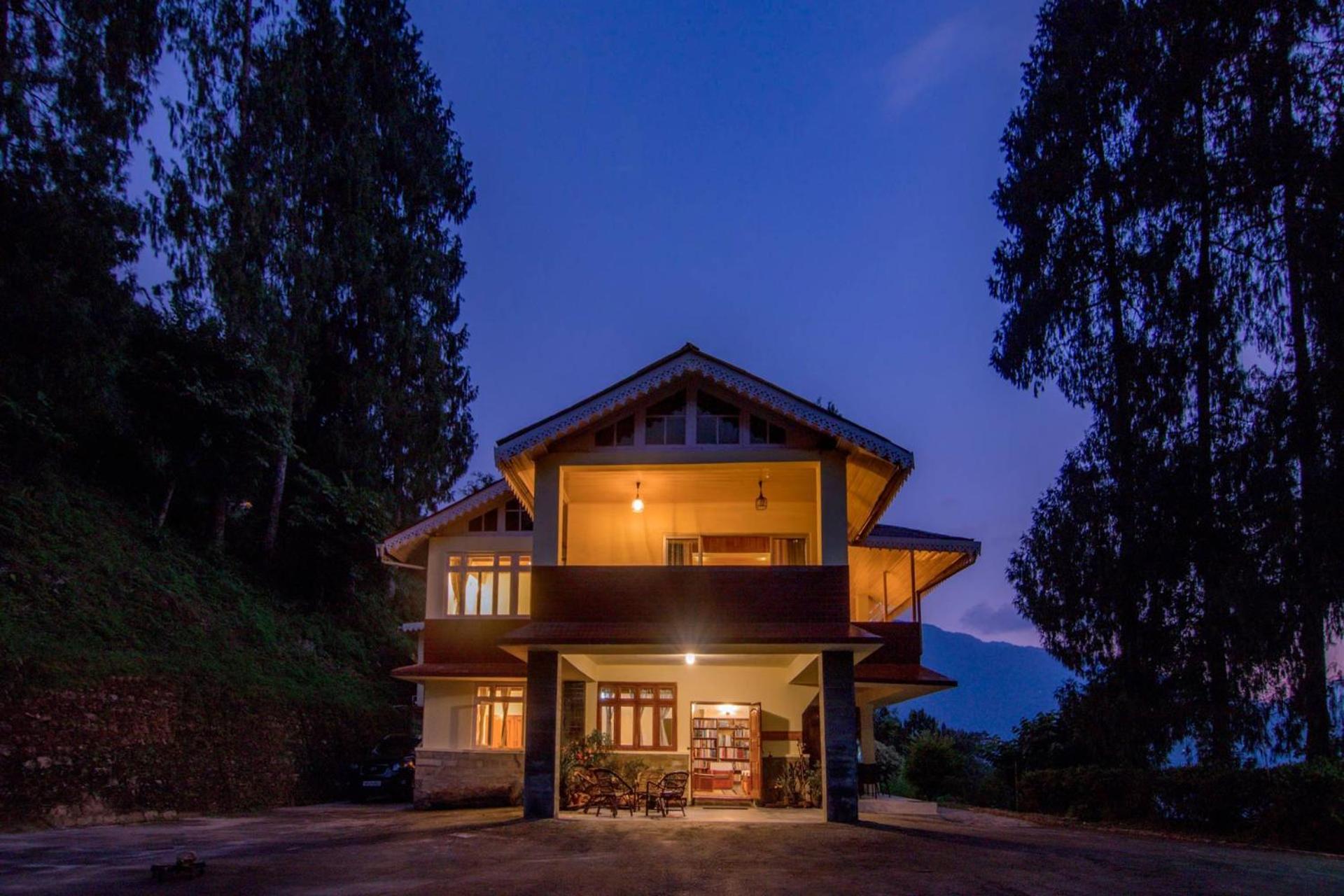 La Ipsing Farm By Stayvista - 3 Bhk Villa With Balcony, Mountain View, Indoor Games, And Pet Friendly Samdong Esterno foto