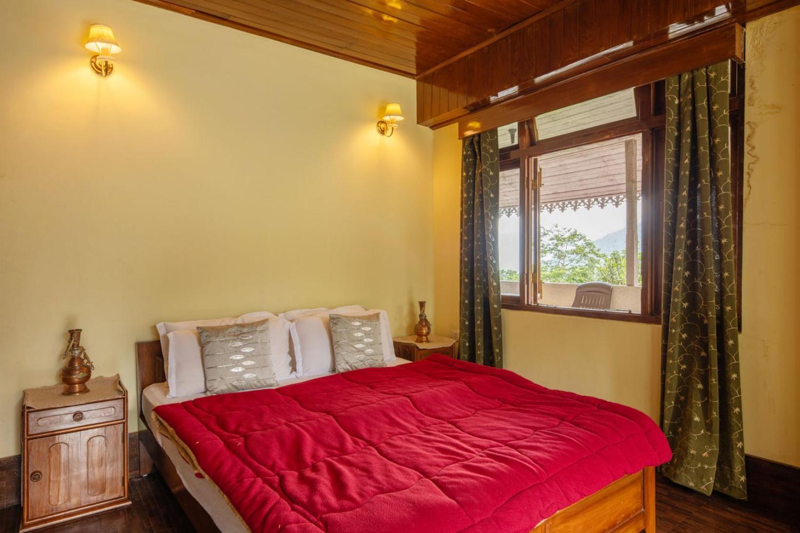 La Ipsing Farm By Stayvista - 3 Bhk Villa With Balcony, Mountain View, Indoor Games, And Pet Friendly Samdong Esterno foto