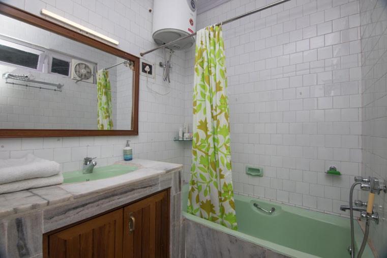 La Ipsing Farm By Stayvista - 3 Bhk Villa With Balcony, Mountain View, Indoor Games, And Pet Friendly Samdong Esterno foto